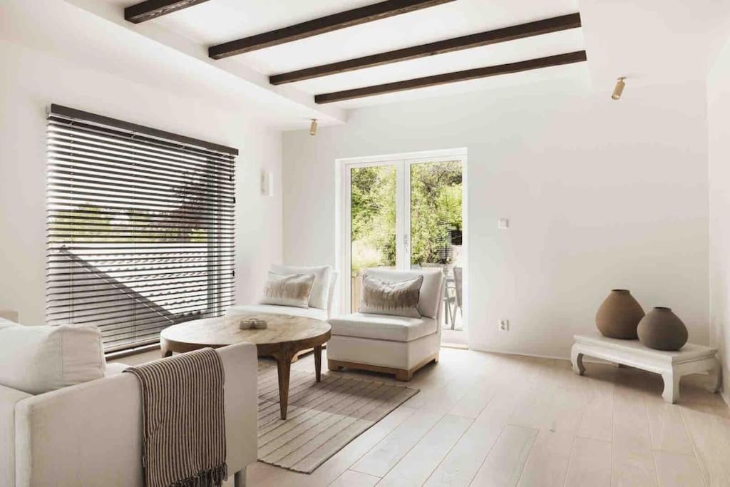 Cozy Villa In Bomlo Exterior photo